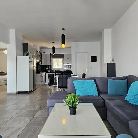 Wonderful View Apartment *