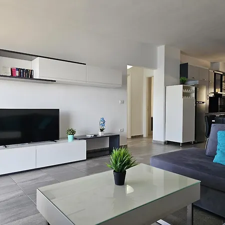Wonderful View Apartment *