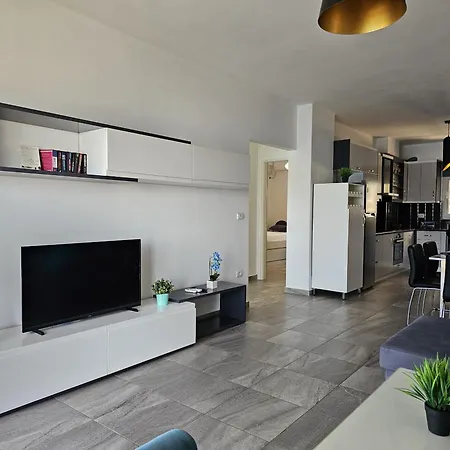 Wonderful View Apartment Sarande