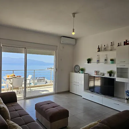 Wonderful View Apartment Sarande